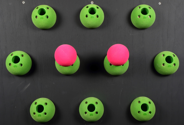 Picture of Peg Board Balls / Balls 3.5" (Set of 2)